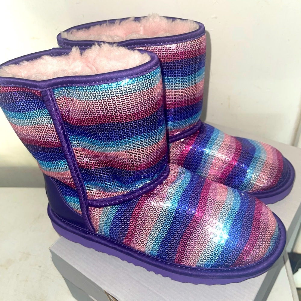 Girls sparkly Ugg boots-brand new!
